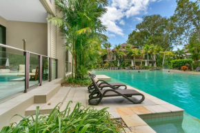 Swim Out Apartments in Triton Street Beachfront Resort Palm Cove